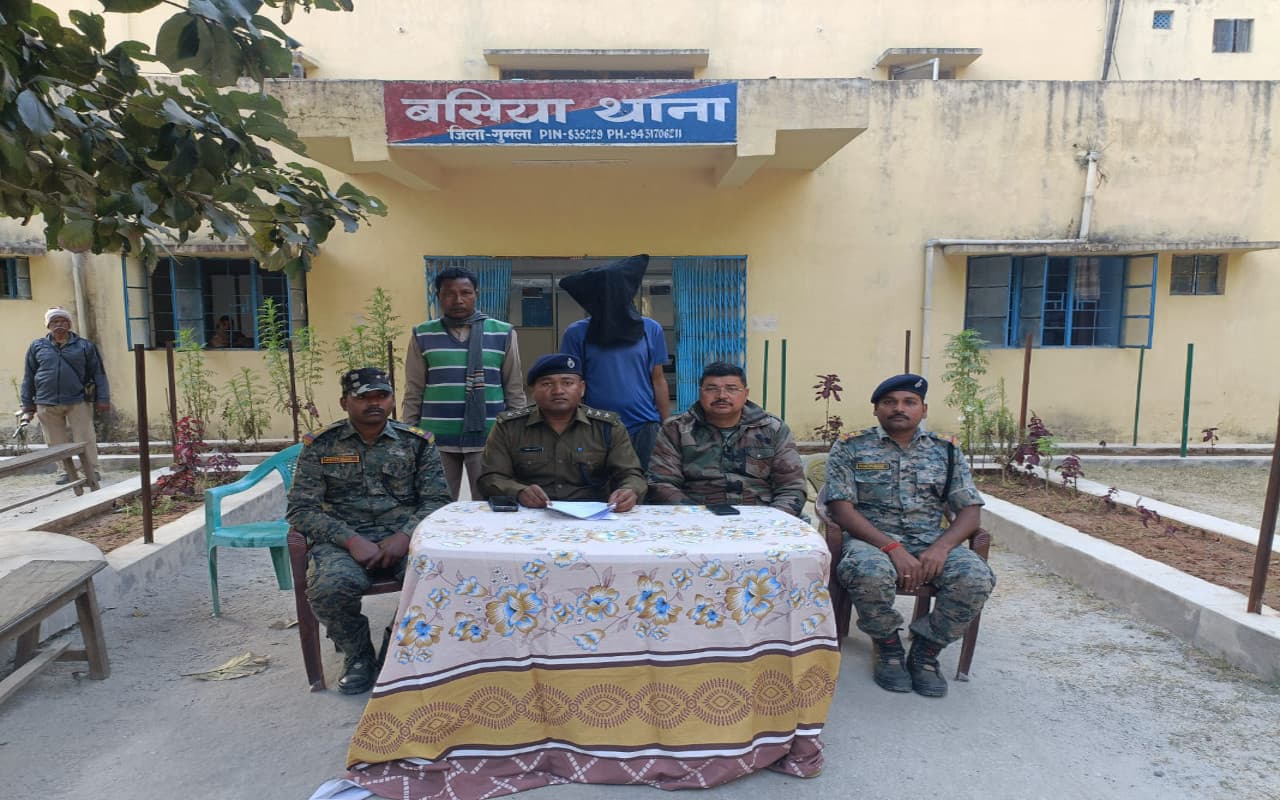 गुमला के बसिया में मां-बेटी की हत्या मामले का पुलिस ने किया खुलासा, पति और दूसरी पत्नी निकली मास्टरमाइंड