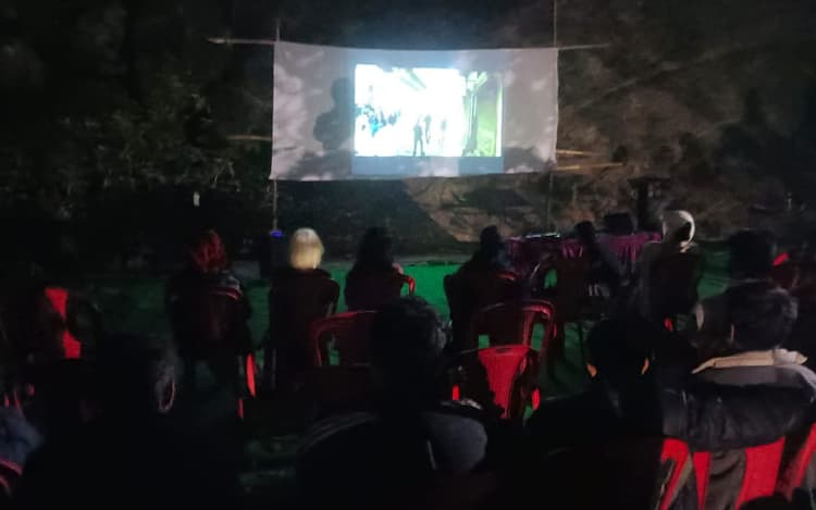 मोरहाबादी के डॉ रामदयाल मुंडा अखड़ा में बीबीसी की बैन डॉक्यूमेंट्री ‘इंडिया : द मोदी क्वेश्चन’ का प्रदर्शन