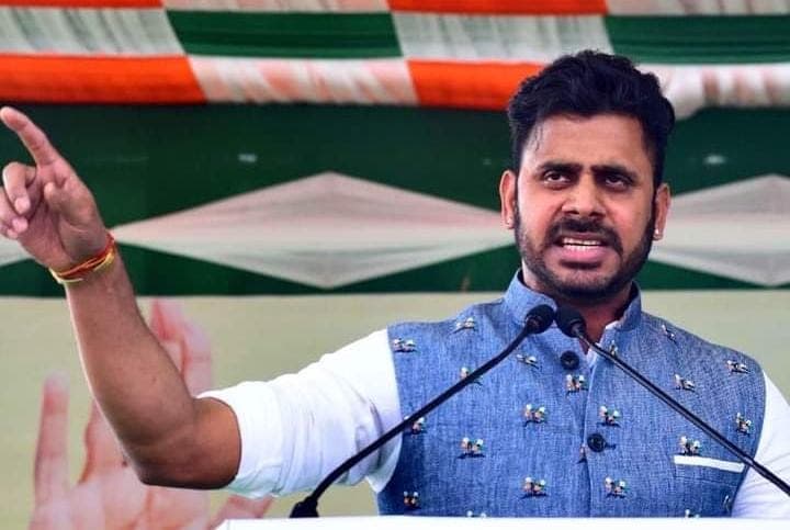 बंगाल चुनाव 2021 : क्रिकेट के बाद अब राजनीतिक पिच फर भी बंगाल से हारेगा गुजरात, TMC कैंडिडेट मनोज तिवारी का बीजेपी पर हमला