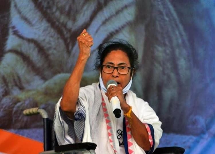 WB Election 2021: 'इजरायली मशीन से कराया जा रहा है मेरा फोन टेप', बंगाल चुनाव के बीच ममता बनर्जी का केंद्र पर बड़ा आरोप