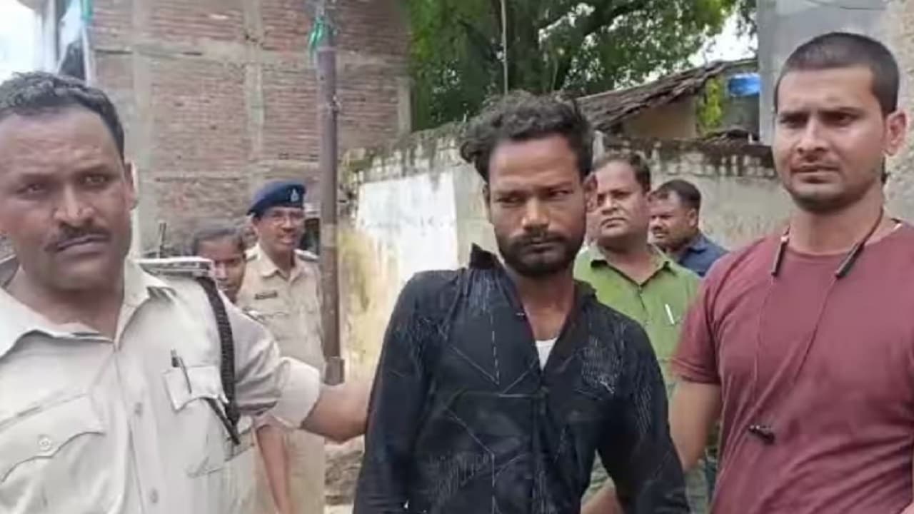 बिहार: भागलपुर विस्फोट मामले में आरोपित मोस्ट वांटेड बाबर गिरफ्तार, पुलिस को कई कांड में थी तलाश