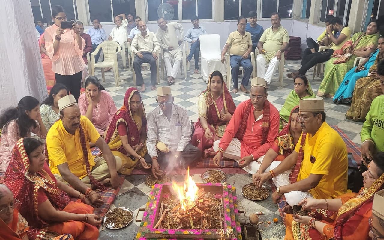 Jharkhand: हवन पूजन के साथ श्रीमद्भागवत सप्ताह ज्ञान यज्ञ संपन्न, वेद व्यास जी महाराज ने सुनायी भागवत कथा