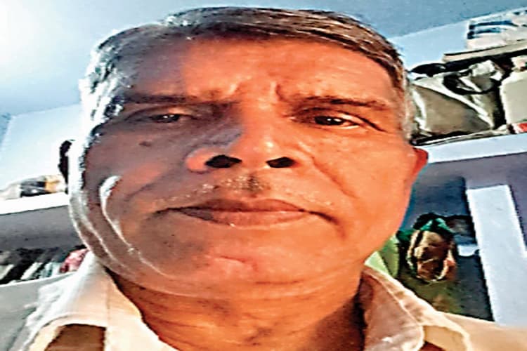 झारखंड : पहनने के लिए चप्पल भी नहीं, घर वालों के ताने सुन गये स्कूल, फिर ऐसे भोला साह बने आदर्श शिक्षक