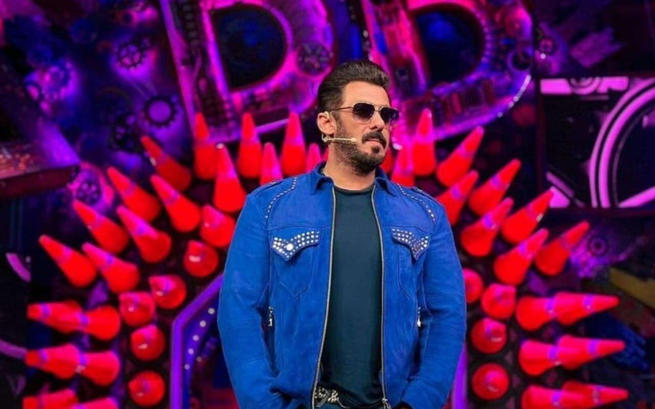 Salman Khan Bigg Boss 17 Fees: рдмрд┐рдЧ рдмреЙрд╕ 17 рдХреЗ рд▓рд┐рдП рд╕рд▓рдорд╛рди рдиреЗ рддреЛрдбрд╝реЗ рдлреАрд╕ рдХреЗ рд╕рд╛рд░реЗ рд░рд┐рдХреЙрд░реНрдб, рдШрд░ рд▓реЗ рдЬрд╛ рд░рд╣реЗ рдЗрддрдиреЗ рдХрд░реЛрдбрд╝!