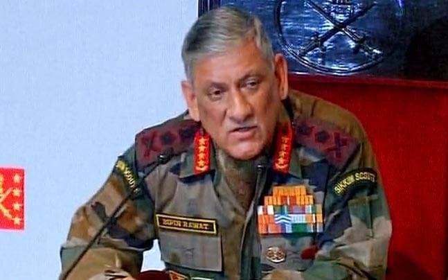 सीडीएस जनरल विपिन रावत ने कहा, विदेशी हथियारों की खरीद के बजाय ‘मेक इन इंडिया’ पर ध्यान दे सेना सीडीएस जनरल विपिन रावत ने कहा, विदेशी हथियारों की खरीद के बजाय ‘मेक इन इंडिया’ पर ध्यान दे सेना