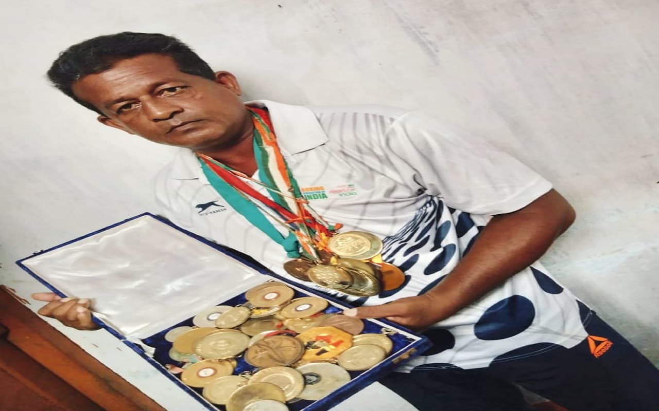 अंतरराष्ट्रीय बॉक्सर बिरजू शाह कर रहे थे सिक्योरिटी गार्ड की नौकरी, बच्चों ने छोड़ दी थी पढ़ाई