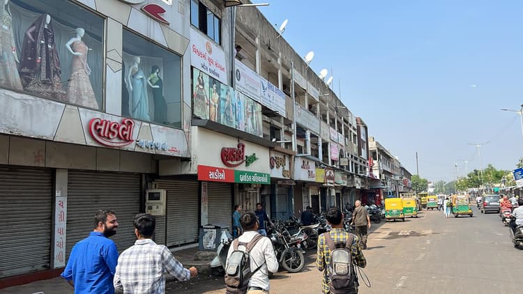 Gujarat Election 2022: गुजरात विधानसभा चुनाव के पहले 'हाय महंगाई' पर जोर, कांग्रेस का बंद कितना सफल