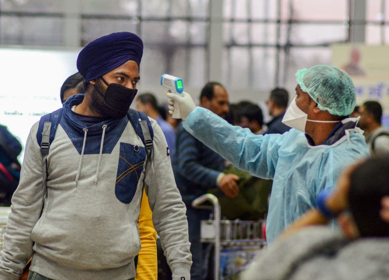 Coronavirus Cases in India: कोरोना संक्रमण के बढ़ते मामलों के बीच राज्य ऐसी तैयारी कर रहे राज्य, डेढ़ लाख के करीब हुए एक्टिव केस Coronavirus Cases in India: कोरोना संक्रमण के बढ़ते मामलों के बीच राज्य ऐसी तैयारी कर रहे राज्य, डेढ़ लाख के करीब हुए एक्टिव केस