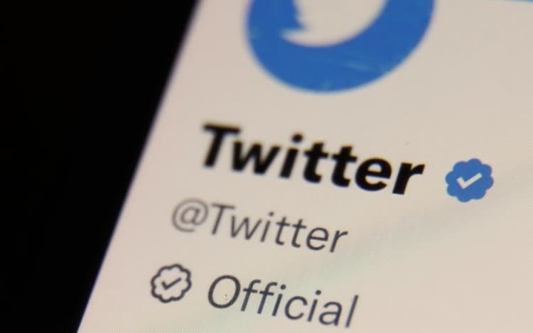 Twitter ने Blue Tick हटाना किया शुरू, शाहरुख-सलमान समेत कई प्रसिद्ध हस्तियों के अकाउंट से हटा ब्लू टिक