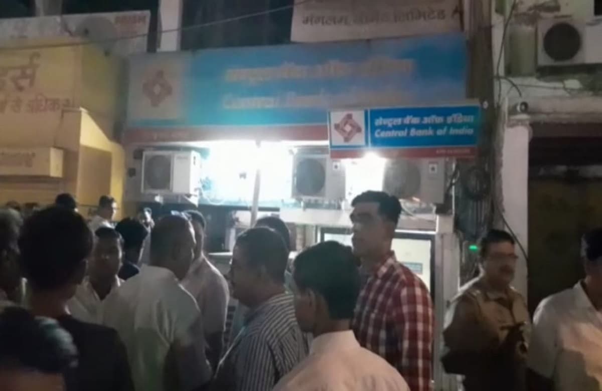 Bareilly News: भाजपा नेता शेर अली जाफरी के शादी हॉल पर चला बुलडोजर, बीडीए ने की बड़ी कार्रवाई