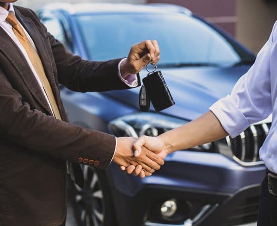 Car Tips: कैसे चुनें अपनी पहली कार? Car Tips: कैसे चुनें अपनी पहली कार?