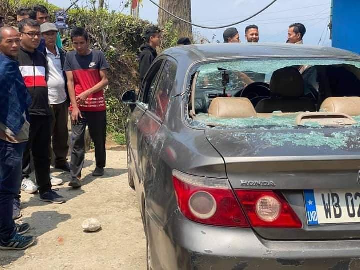 GRMM कार्यकर्ता की गाड़ी में तोड़फोड़, GJM विनय गुट पर आरोप, दोनों तरफ से मामला दर्ज