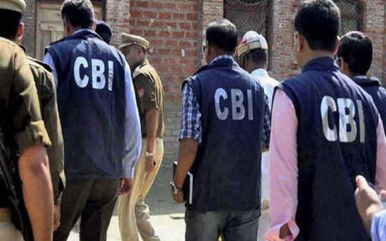 Operation Garud: देशभर में सीबीआई ने चलाया अभियान, भारी मात्रा में ड्रग्स जब्त, 175 तस्कर गिरफ्तार Operation Garud: देशभर में सीबीआई ने चलाया अभियान, भारी मात्रा में ड्रग्स जब्त, 175 तस्कर गिरफ्तार