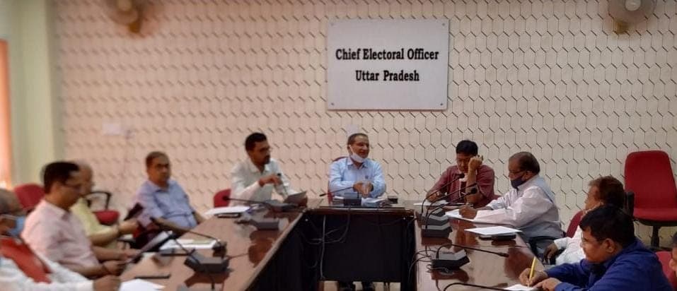 लखनऊ में आज दोपहर चुनाव आयोग की प्रेस कॉन्फ्रेंस, सियासी गलियारों में अटकलें तेज