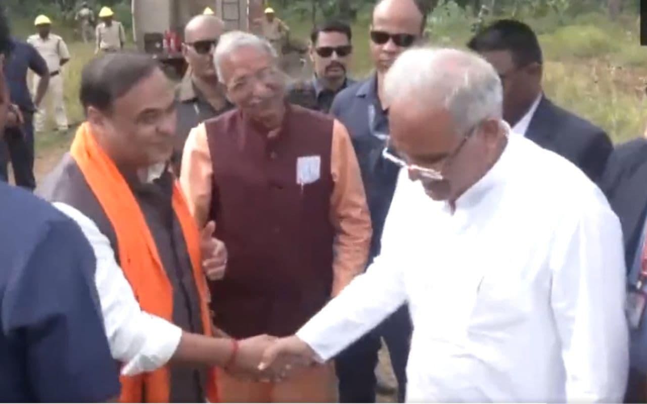 …जब छत्तीसगढ़ के सीएम भूपेश बघेल से मिले असम के मुख्यमंत्री हिमंता विश्व सरमा …जब छत्तीसगढ़ के सीएम भूपेश बघेल से मिले असम के मुख्यमंत्री हिमंता विश्व सरमा