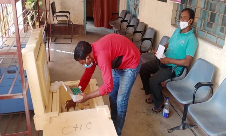 Coronavirus News: कोलकाता में आज से सभी 144 वार्डों में लगेगा वैक्सीन, जल्द खोले जायेंगे तीन सेफ होम