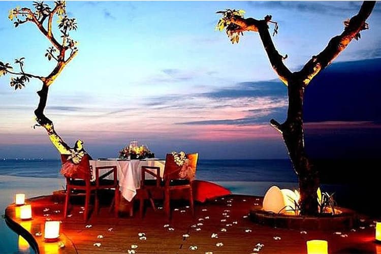 करवा चौथ को बनाएं और भी स्पेशल, अपनी पत्नी को डिनर डेट पर लेकर जाएं लखनऊ की इन बेस्ट जगहों पर, देखिए लिस्ट