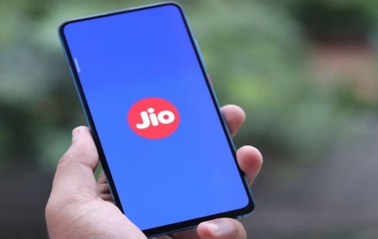 Reliance Jio Plan Latest Update: जियो के सस्ते रिचार्ज प्लान्स, फ्री कॉलिंग और डेटा के साथ पाएं सालभर तक की वैलिडिटी