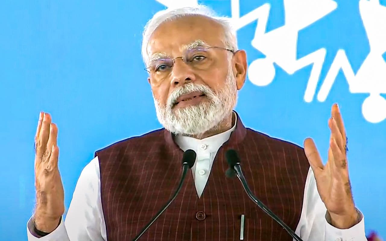 प्रधानमंत्री नरेंद्र मोदी ने छत्तीसगढ़ को दी 3506 हजार करोड़ रुपए की योजनाओं की सौगात प्रधानमंत्री नरेंद्र मोदी ने छत्तीसगढ़ को दी 3506 हजार करोड़ रुपए की योजनाओं की सौगात