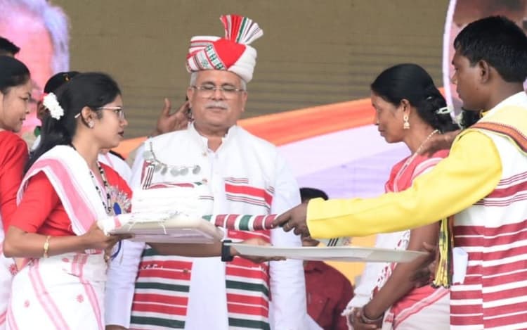 छत्तीसगढ़ : बस्तर व सरगुजा में 1000 करोड़ की 2848 विकास कार्यों का भूपेश बघेल ने किया लोकार्पण, शिलान्यास