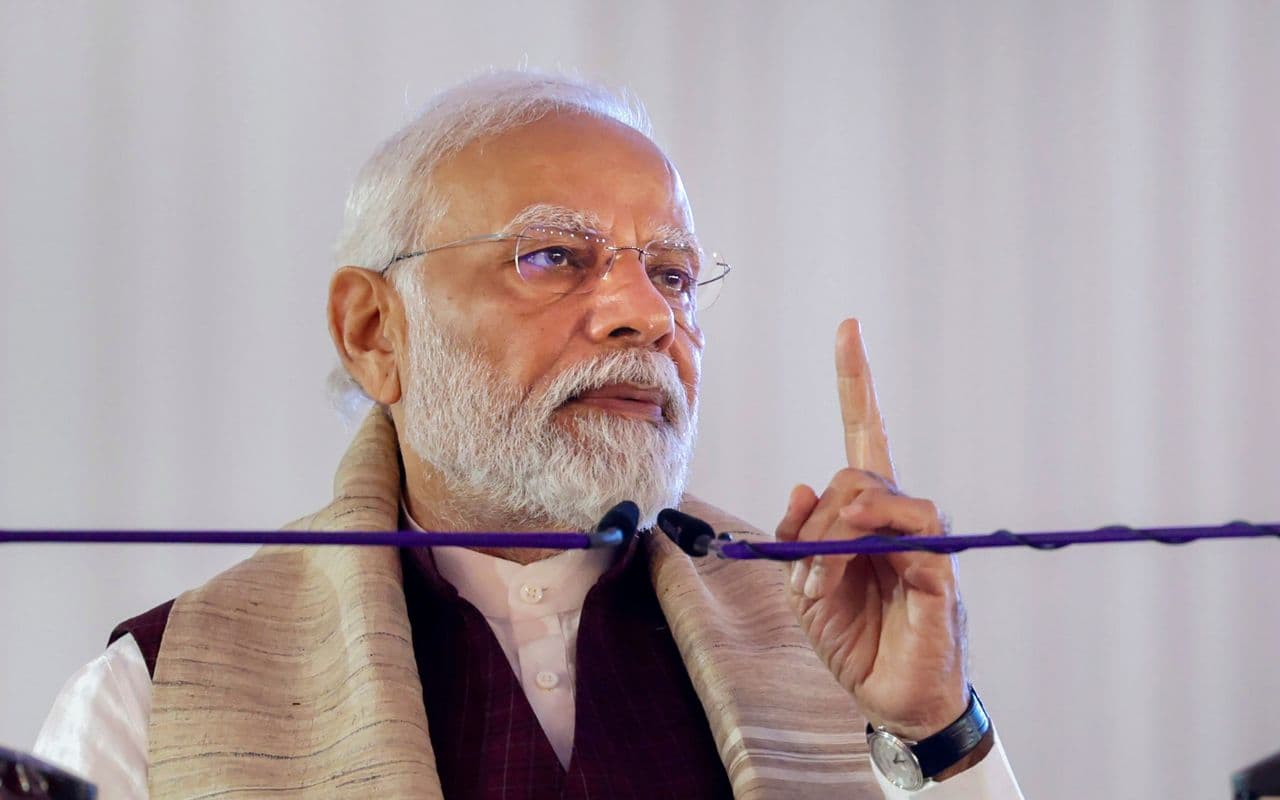 छत्तीसगढ़ की भूपेश बघेल सरकार पर पीएम मोदी का हमला- गोबर में भी जो भ्रष्टाचार करे, उसकी मानसिकता क्या होगी?