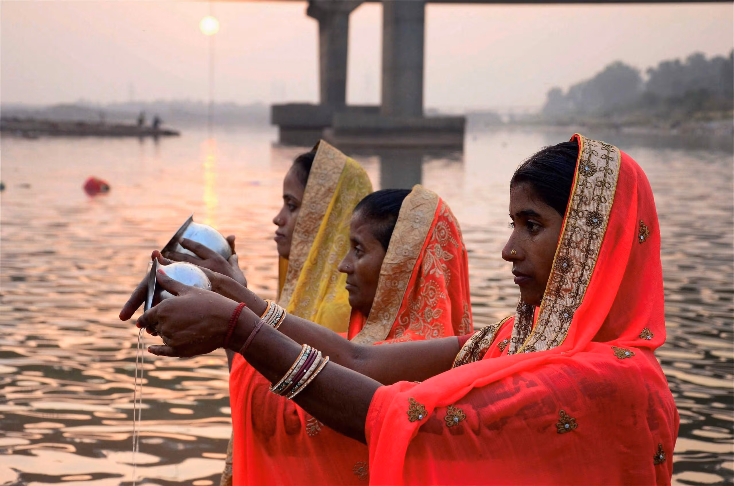 सूर्य के प्रति कृतज्ञता का महापर्व है छठ