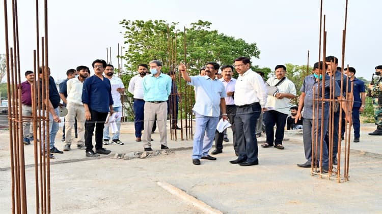 CM हेमंत सोरेन ने रांची में बन रहे मॉडल स्कूल का किया निरीक्षण,बोले- सरकारी स्कूलों की अब बनेगी अलग पहचान