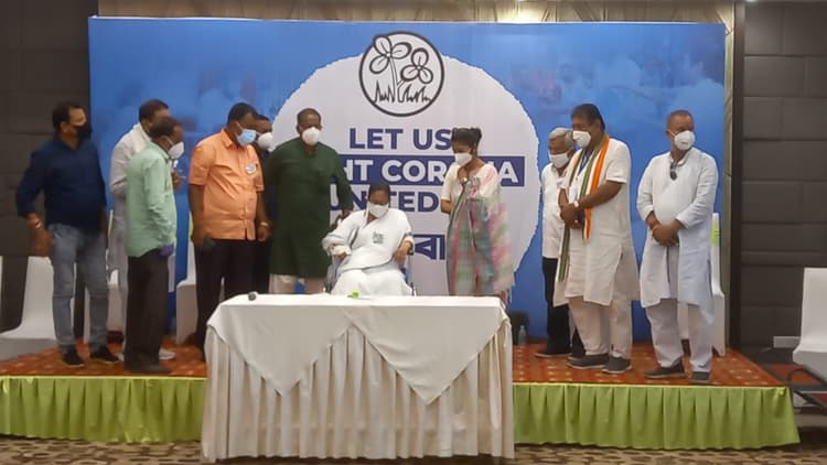 ममता के पास गृह और स्वास्थ्य मंत्रालय, मनोज तिवारी बने खेल राज्य मंत्री, फिरहाद हकीम को ट्रांसपोर्ट और हाउसिंग