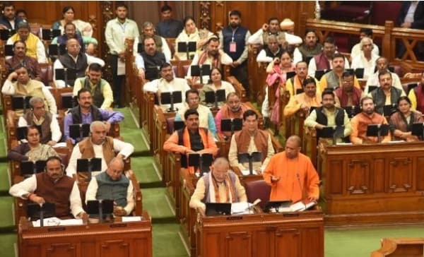 CM योगी ने विधानसभा में यूपी के विकास मॉडल का किया जिक्र, कहा- कभी देश के विकास में था बाधक, बदली तस्वीर CM योगी ने विधानसभा में यूपी के विकास मॉडल का किया जिक्र, कहा- कभी देश के विकास में था बाधक, बदली तस्वीर
