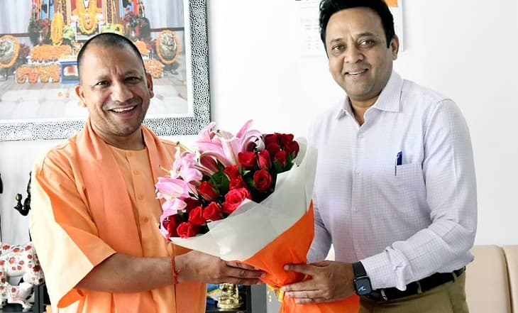 कौन हैं संजय प्रसाद, जो बन गए UP के ‘सबसे शक्तिशाली’ IAS अधिकारी, सांसद रहते सीएम योगी को पसंद आया था काम कौन हैं संजय प्रसाद, जो बन गए UP के ‘सबसे शक्तिशाली’ IAS अधिकारी, सांसद रहते सीएम योगी को पसंद आया था काम