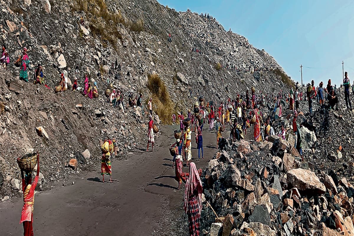 धनबाद में हर दिन 10-15 करोड़ के कोयले की हो रही चोरी, इन इलाकों में सबसे अधिक अवैध तस्करी