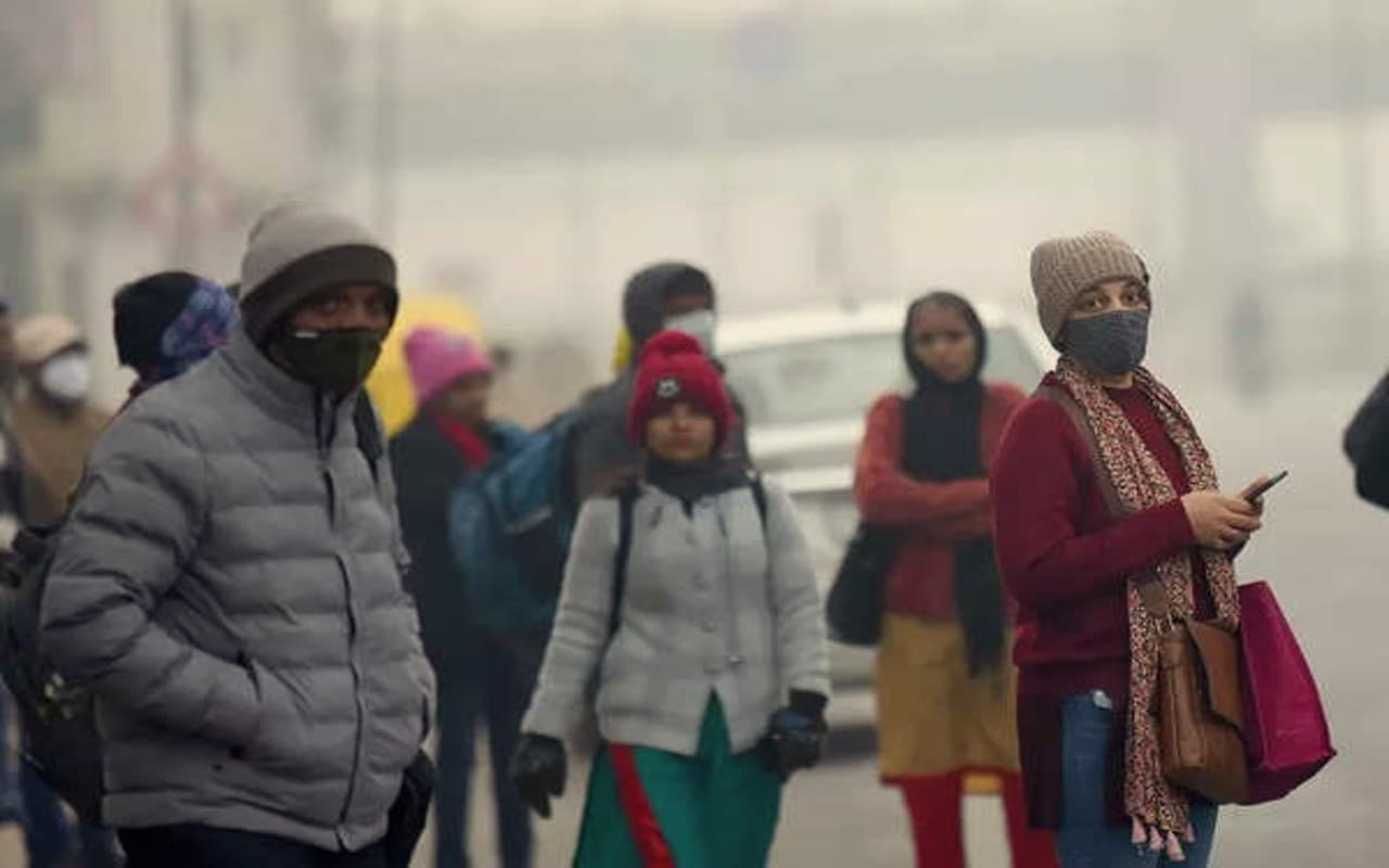 Weather Forecast Live: राजधानी दिल्ली में कैसा रहेगा आज का मौसम, जानें अपने राज्य का भी हाल