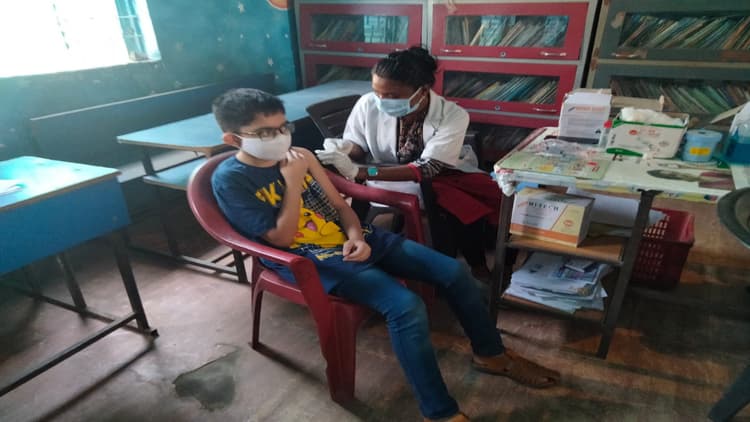 झारखंड में करीब 13 हजार किशारों को लगी कोबेवैक्स की पहली डोज, कोविन एप में रजिस्ट्रेशन में हुई परेशानी