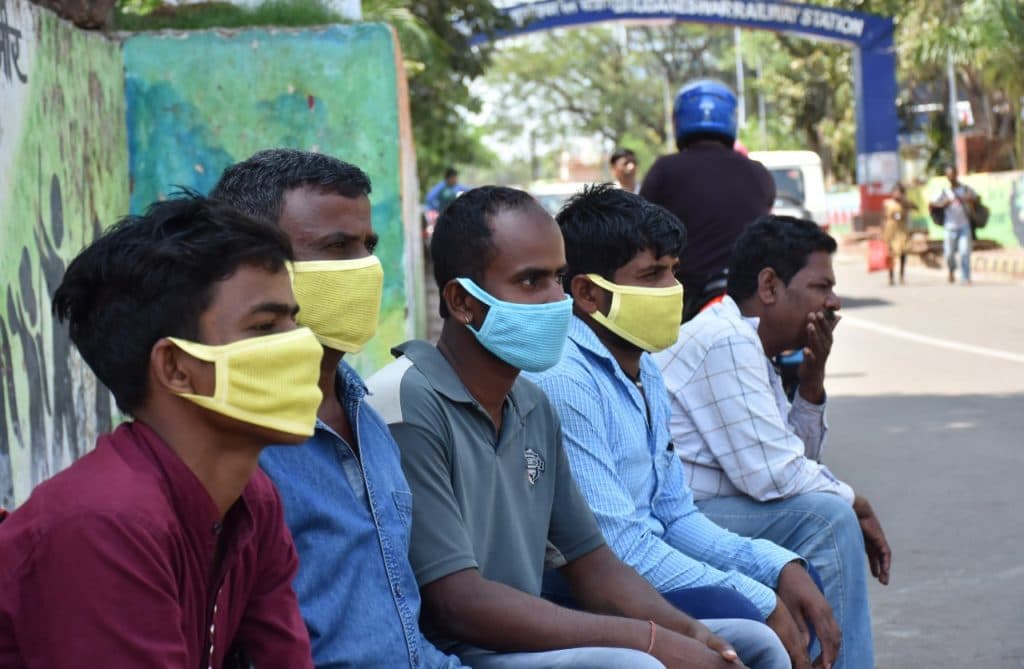 कोरोना से जंग : दूसरे राज्यों ने झारखंड के फंसे लोगों की व्यवस्था के एवज में राशि लेने से किया इनकार