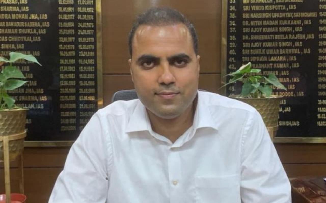 धनबाद क्लब के चुनाव को लेकर नामांकन पर डीसी ने उठाया सवाल, जांच का आदेश धनबाद क्लब के चुनाव को लेकर नामांकन पर डीसी ने उठाया सवाल, जांच का आदेश