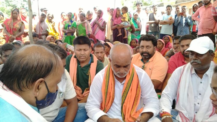 Jharkhand Crime News : रांची के मैक्लुस्कीगंज में फुटबॉल मैच देखकर घर जा रहे 2 युवकों की हत्या, घंटों सड़क जाम