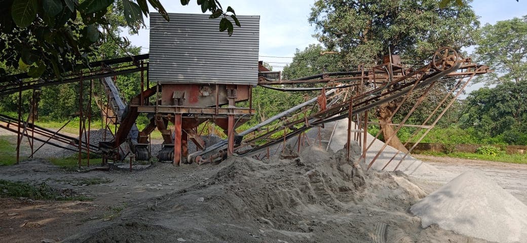झारखंड के बोकारो में क्रशर पर धमके अपराधी, बंधक बनाये गये मजदूरों को 8 घंटे बाद छोड़ा