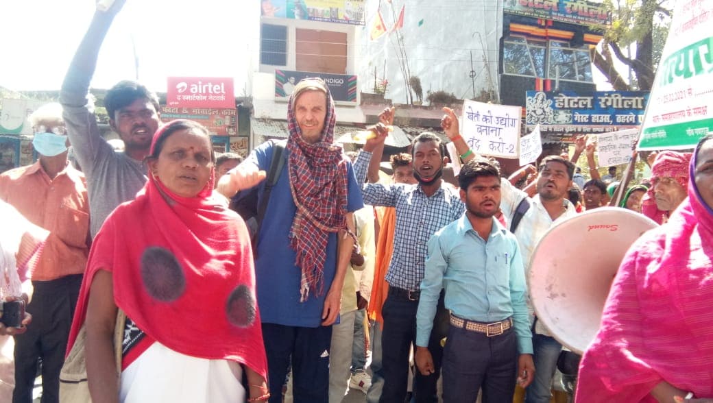 Jharkhand News : चतरा पहुंचे प्रसिद्ध अर्थशास्त्री ज्यां द्रेज बोले, छीनी जा रही जमीन के खिलाफ मुखर हो रहे लोग Jharkhand News : चतरा पहुंचे प्रसिद्ध अर्थशास्त्री ज्यां द्रेज बोले, छीनी जा रही जमीन के खिलाफ मुखर हो रहे लोग