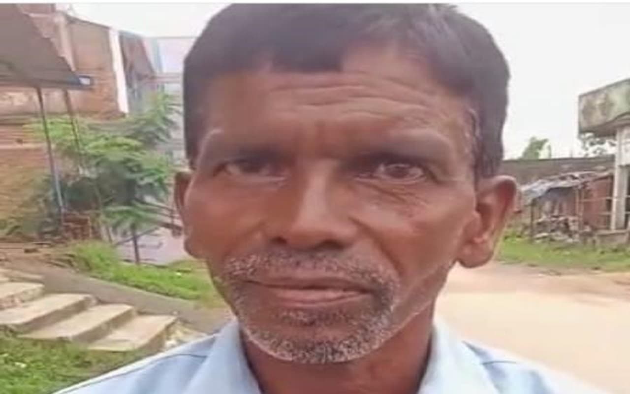 PM Awas Yojana के लाभुक हैं, तो सावधान ! Cyber ठग झांसे में लेकर आधार कार्ड व बायोमेट्रिक से कर रहे ठगी PM Awas Yojana के लाभुक हैं, तो सावधान ! Cyber ठग झांसे में लेकर आधार कार्ड व बायोमेट्रिक से कर रहे ठगी