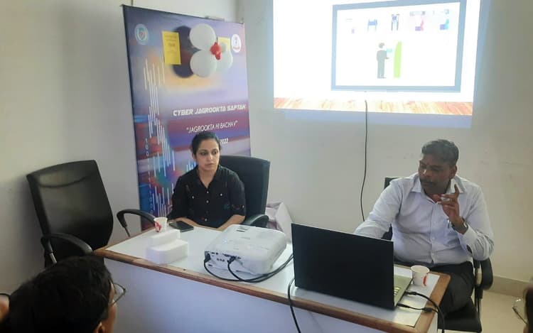 सूचना क्रांति के दौर में साइबर क्राइम का शिकार होने से कैसे बचें, साइबर एसपी कार्तिक एस ने दिये टिप्स