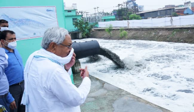 पटना में नहीं होगा जलजमाव, CM नीतीश ने लिया तैयारियों का जायजा, COVID-19 उपचार केंद्र गये, कहा- दवा व ऑक्सीजन की कमी ना हो