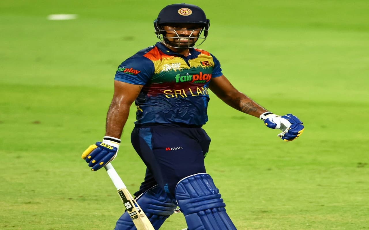 T20 World Cup 2022: श्रीलंकाई क्रिकेटर दानुष्का गुनाथिलाका दुष्कर्म के आरोप में गिरफ्तार, कोलंबो लौटी टीम T20 World Cup 2022: श्रीलंकाई क्रिकेटर दानुष्का गुनाथिलाका दुष्कर्म के आरोप में गिरफ्तार, कोलंबो लौटी टीम