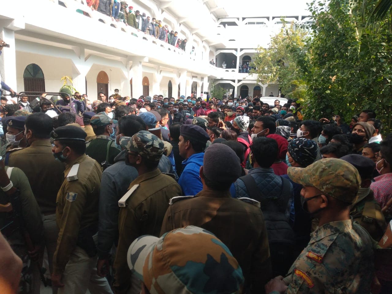 BPSC Exam Latest News: औरंगाबाद में प्रश्नपत्र लीक! परीक्षा का बहिष्कार, आयोग ने DM से मांगी रिपोर्ट