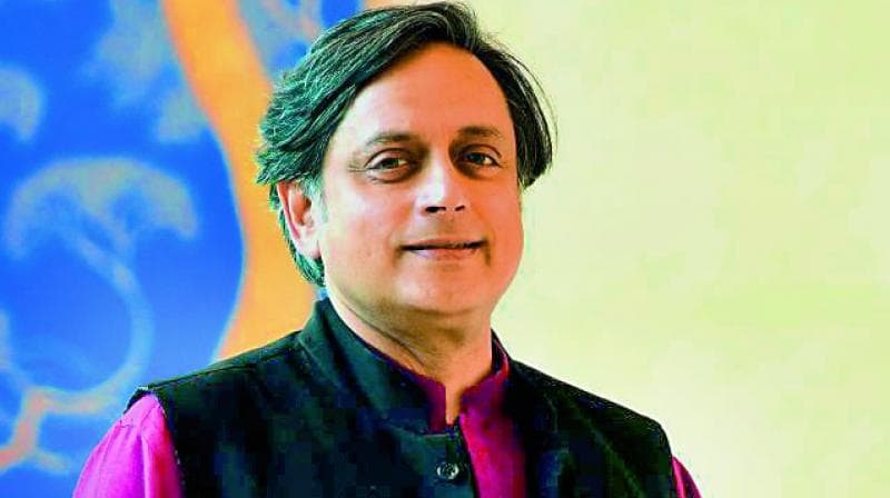 फेसबुक को समन भेजने की प्लानिंग कर रहे शशि थरूर फेसबुक को समन भेजने की प्लानिंग कर रहे शशि थरूर