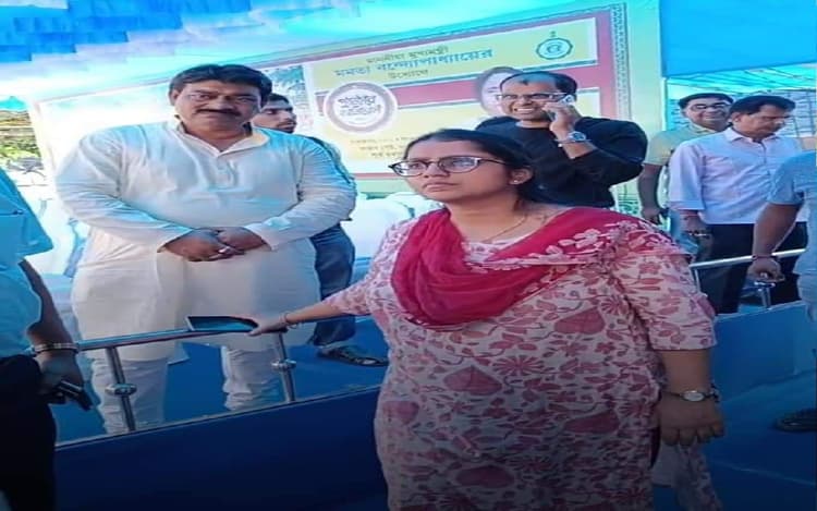 West Bengal : बर्दवान में दुर्गापूजा कार्निवाल को लेकर तैयारी पूरी, शिरकत करेंगे अभिनेता चंकी पांडे