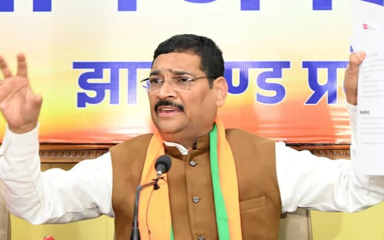 चाईबासा के विजय संकल्प महारैली में बोले दीपक प्रकाश, 2024 में जीतेंगे झारखंड की सभी 14 लोकसभा सीटें