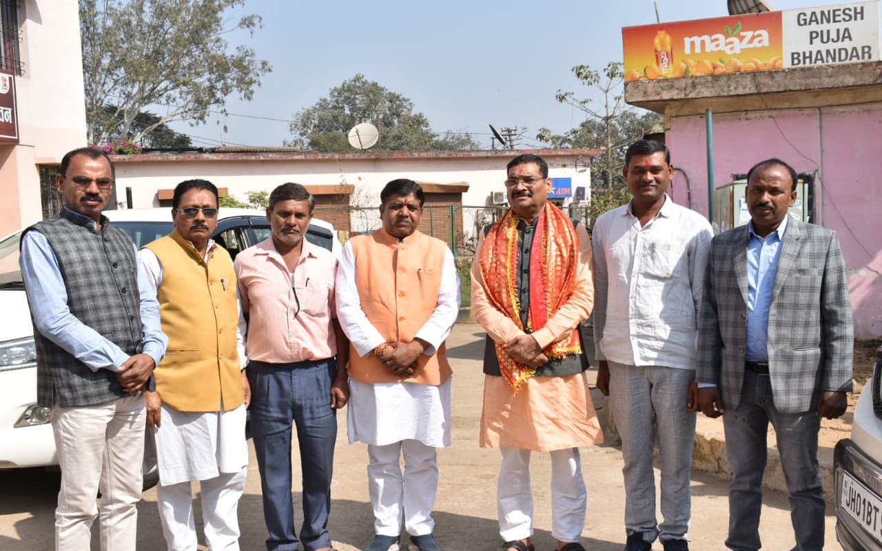 रामगढ़ उपचुनाव से पूर्व छिन्नमस्तिके मां की शरण में BJP प्रदेश अध्यक्ष दीपक प्रकाश, कहा- पार्टी है तैयार