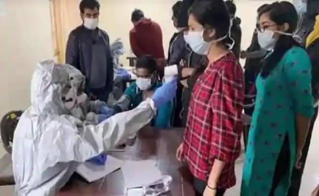 दिल्ली में पिछले 24 घंटे में 571 मामले आए सामने, एक दिन में अब तक का सबसे बड़ा आंकड़ा