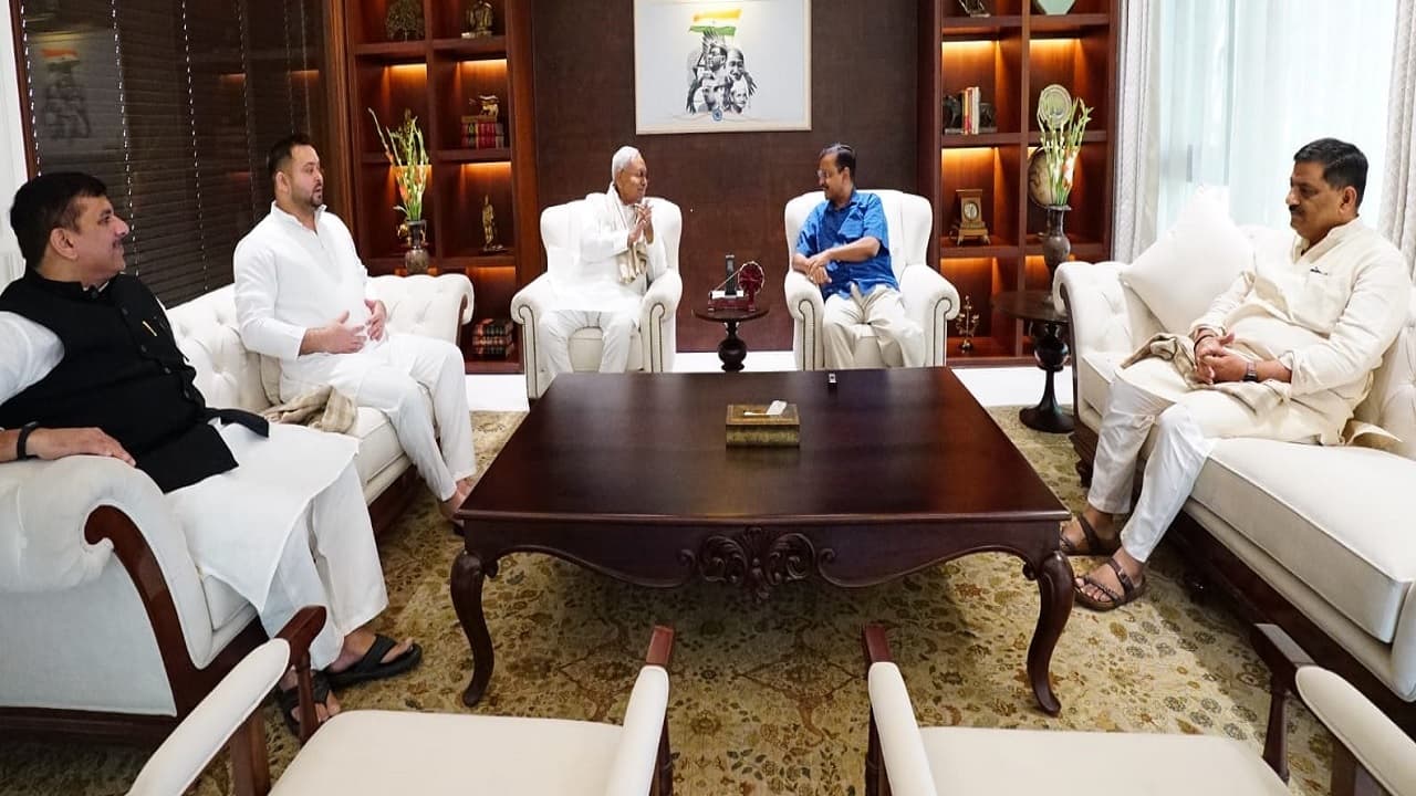 दिल्ली में मुलाकात के बाद क्या बोले नीतीश कुमार-तेजस्वी यादव व अरविंद केजरीवाल, जानिए क्या हुआ तय..