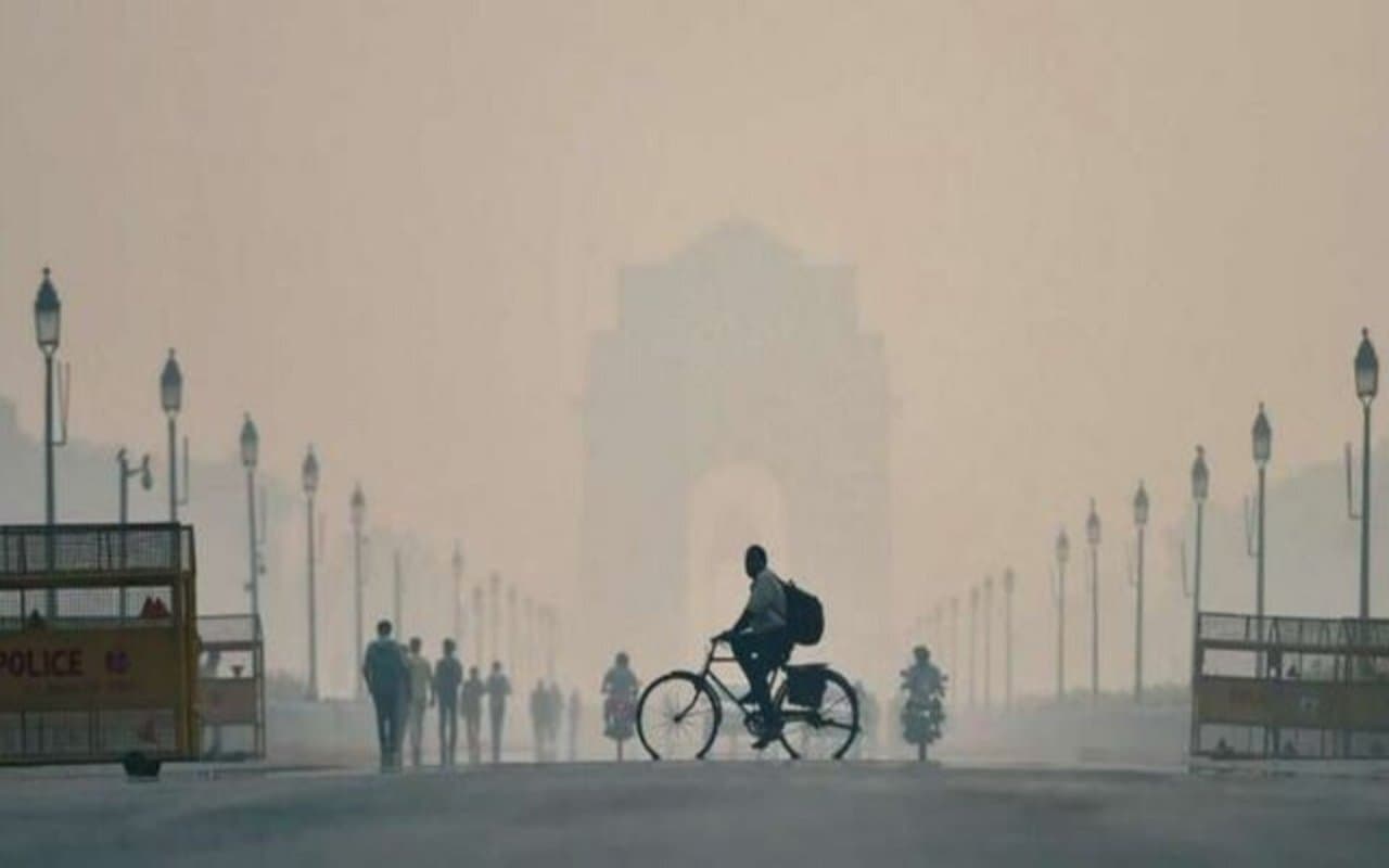 Delhi Pollution: 'सीने में जलन' को शांत करने की कवायद जारी, दिल्ली सरकार ने लिए ये जरूरी निर्णय